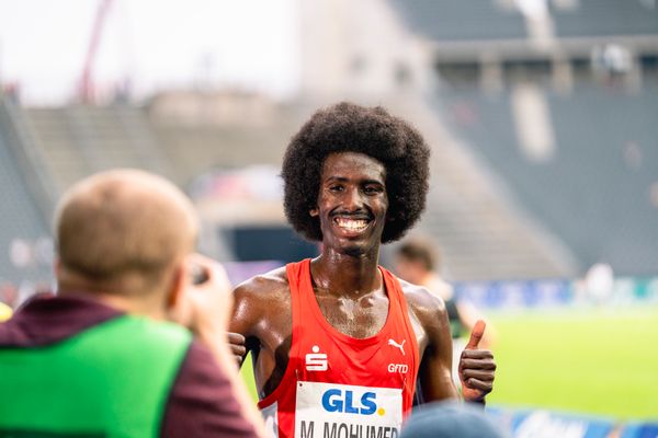 Deutscher Meister ueber 5000m Mohamed Mohumed (LG Olympia Dortmund) waehrend der deutschen Leichtathletik-Meisterschaften im Olympiastadion am 25.06.2022 in Berlin